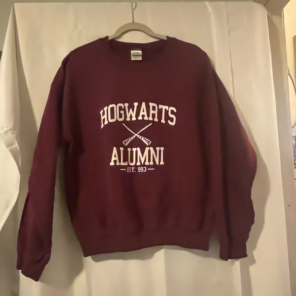 Hogwarts Alumni Gildan Sweatshirt Harry Potter Burgundy Size M GUC Unisex